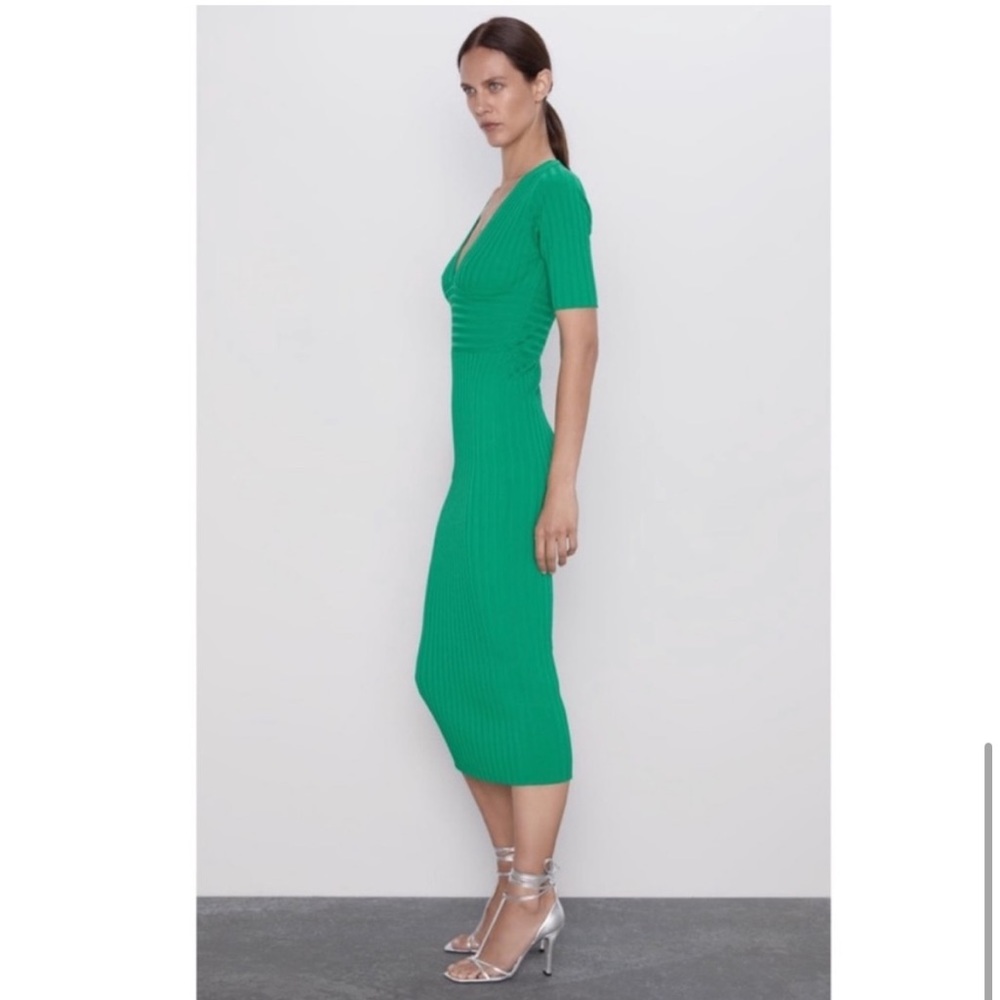 Zara Green Ribbed Knit Midi Dress. Size S perfect - Picture 3 of 14